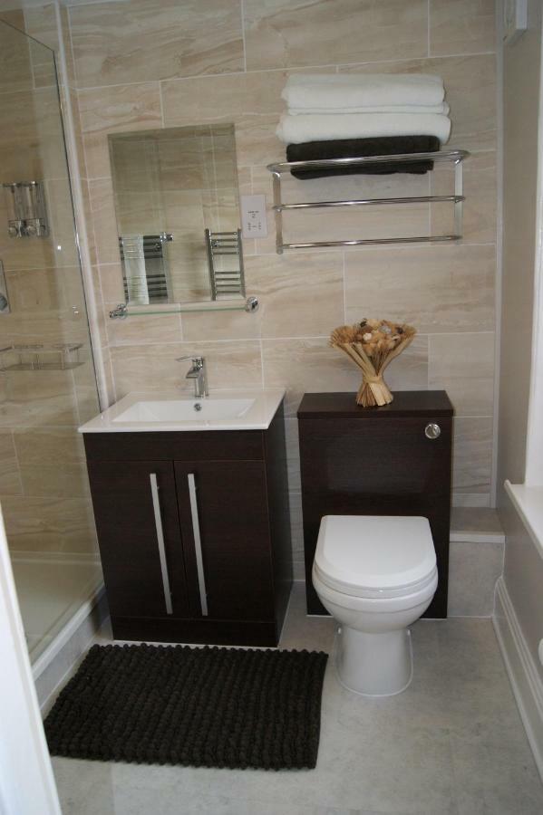 Stay In Yeovil Town Centre, Large 2 Bd Apt With Parking, Sleeps 4 Екстер'єр фото